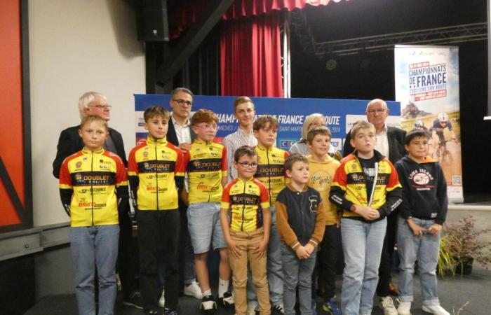 le champion de France célébré dans le Sud de la Manche