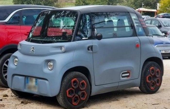 Les petites voitures électriques trouvent leur place au Mondial de l’Automobile de Paris