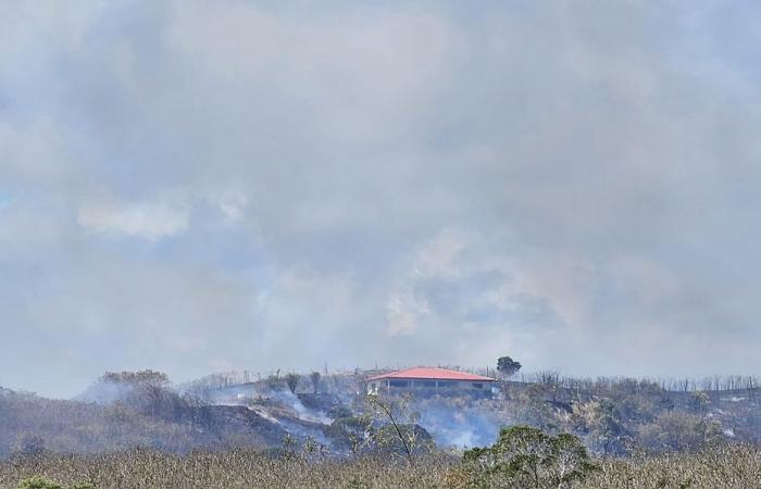 Un incendie en cours à Koné, deux foyers d’incendie à Koumac viennent de s’établir