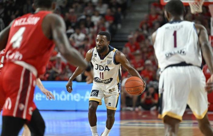 Infatigable, David Holston inscrit le tir gagnant pour Dijon à la JL Bourg !