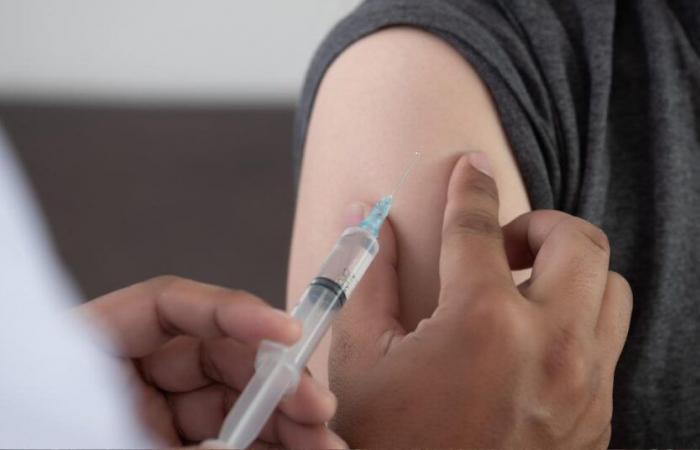 infirmières libérales travaillant pour une campagne de vaccination contre la grippe et le Covid-19