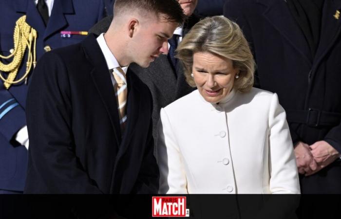 La reine Mathilde, maman inquiète de l’entraînement musculaire du prince Gabriel