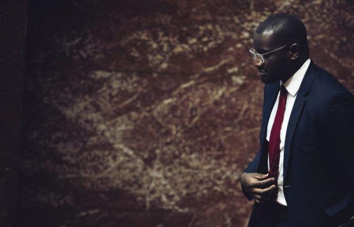 Le député LFI Carlos Martens Bilongo porte plainte pour insultes racistes