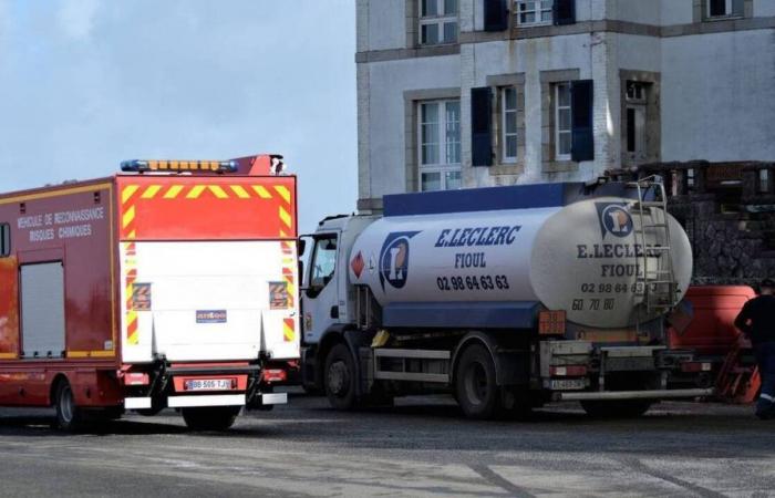 Près de 1 000 litres de fioul d’un pétrolier se sont déversés dans ce port des Côtes-d’Armor