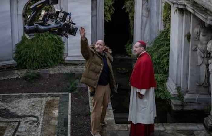 Ralph Fiennes et Isabella Rossellini dans les secrets de l’élection du pape