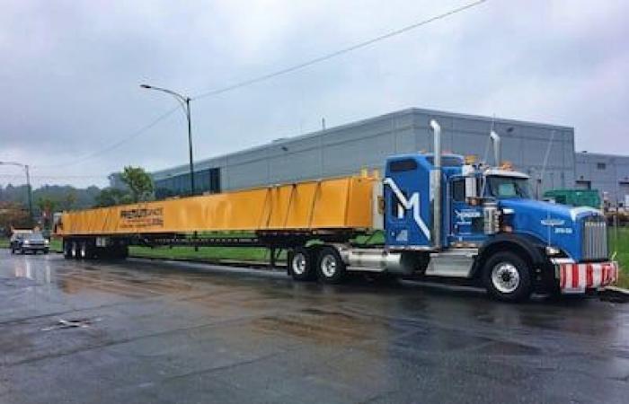 Cette PME transporte des poutres de 79 tonnes