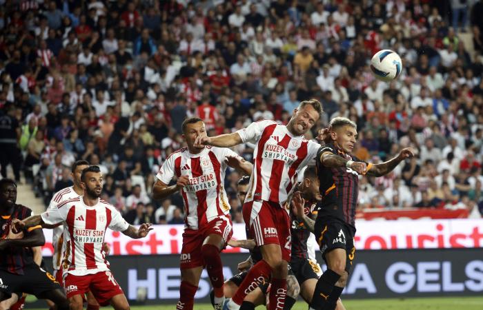 Galatasaray a gagné différemment d’Antalyaspor et a battu le record de Super League