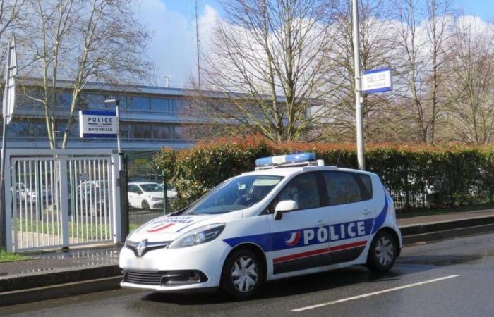 un écolier de 13 ans brandit un couteau de boucher et menace un ami