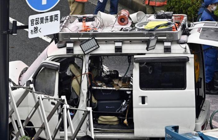 Un homme arrêté après que des bombes incendiaires ont été lancées sur le siège du parti au pouvoir au Japon et que sa voiture a heurté la barrière de sécurité autour du bureau du Premier ministre.