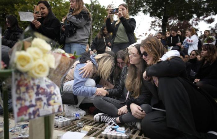 A Londres, Paris et Quito, des milliers de fans ont rendu un dernier hommage à la star