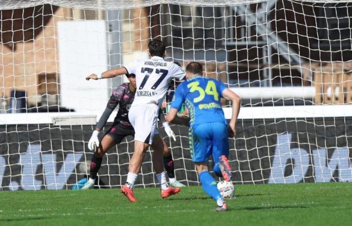 Serie A : Empoli-Napoli 0-1, penalty de Kvaratskhelia