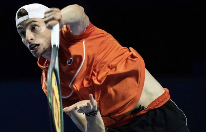 Ugo Humbert peine à passer le premier tour (6-4, 6-7, 7-5) face au qualifié suisse Hérôme Kym