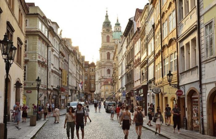 Prague interdit les tournées des bars pour attirer des touristes plus cultivés