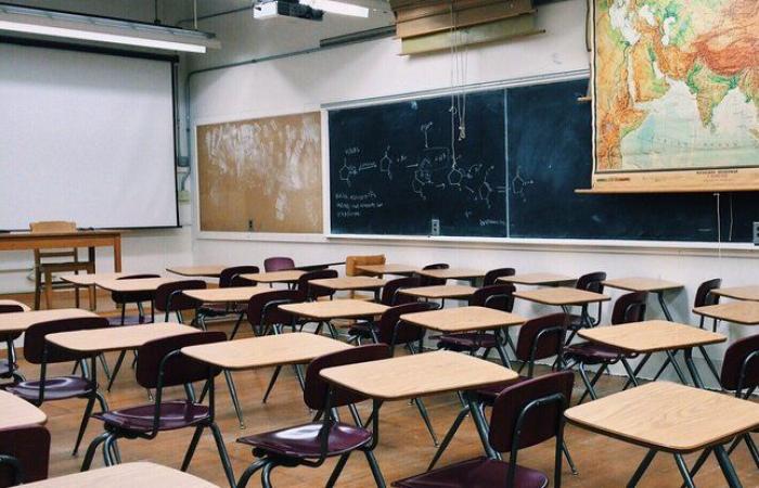 Le plafond d’une salle de classe universitaire s’effondre, les étudiants évacués