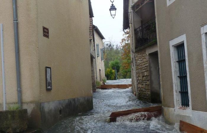 “L’eau est montée au-dessus de la ceinture” dans ce village où plusieurs maisons ont été inondées