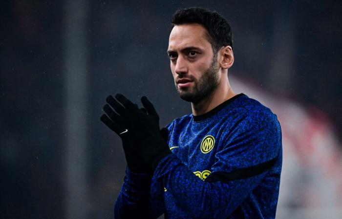 Le duo de l’Inter Hakan Calhanoglu et Francesco Acerbi se préparent à des tests de blessure aujourd’hui