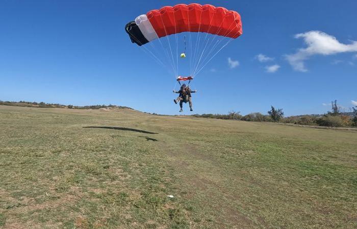 Mon saut en tandem au dessus de La Réunion avec les parachutistes du 2ème RPIMa