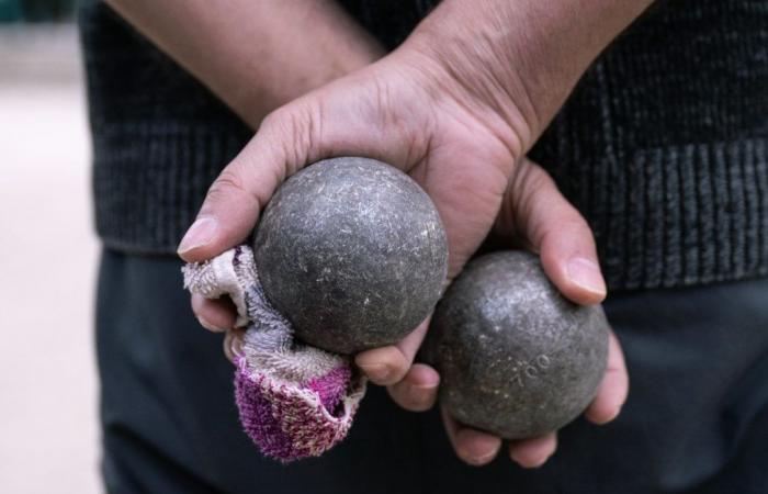 «C’est scandaleux»… Les quilleurs du club de pétanque de Montmartre ont commencé à être expulsés