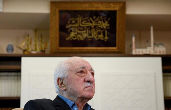 Fethullah Gülen, le prédicateur musulman accusé d’avoir fomenté la tentative de coup d’État en Turquie en 2016, est décédé