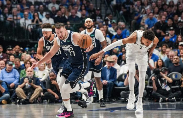 Le trio de puissance des Mavericks mène la victoire d’ouverture de la saison contre les Spurs