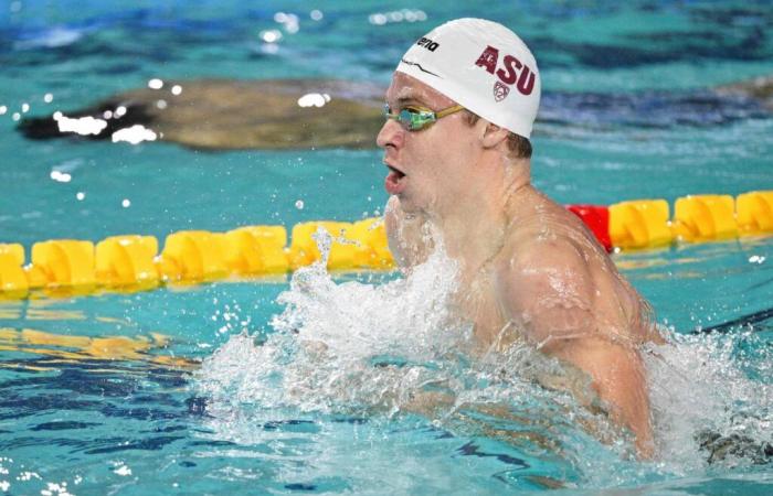 Léon Marchand réalise un nouveau triplé en quatre nages en Coupe du monde de natation, un record de France en prime