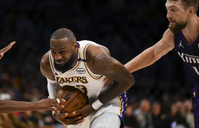 LeBron James prend feu pour repousser les Kings • USA Basketball