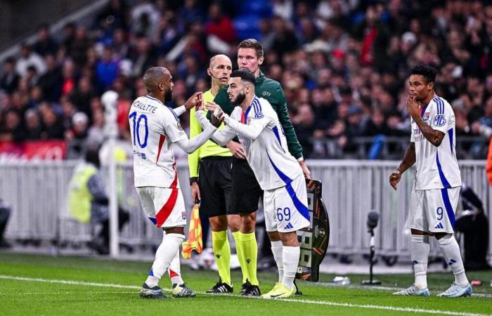 Lacazette vs Mikautadze, Lyon commence à trembler