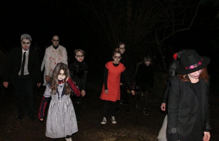 Les commerçants de cette rue de Cahors organisent un flash mob géant avec des zombies pour Halloween