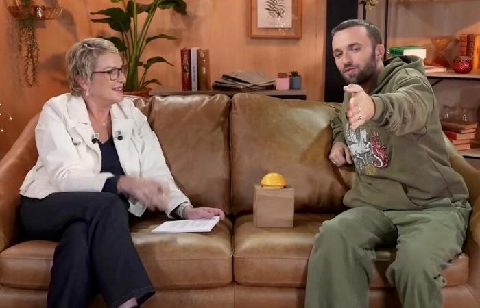 Élise Lucet lance « Dérush » sur YouTube… et surjoue la complicité avec son premier invité Squeezie