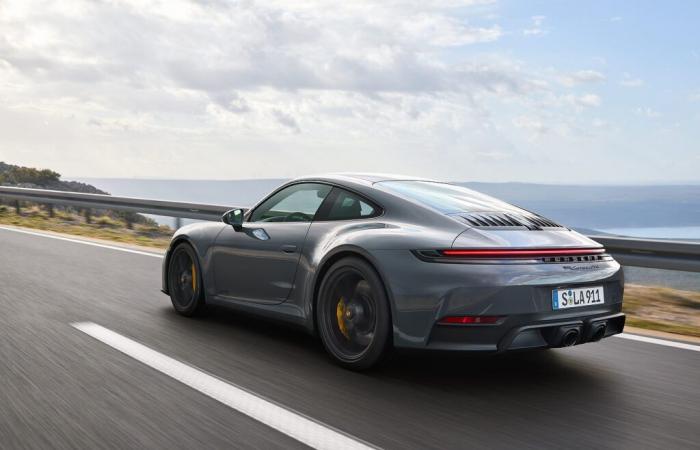 Porsche lancera la 911 Turbo hybride en 2025 ; la 911 Carrera S restera réservée à l’essence