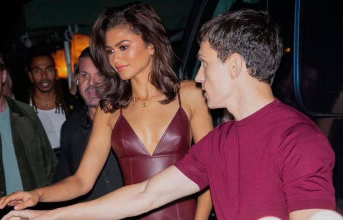 Paniqué, Tom Holland vient au secours de Zendaya entouré de paparazzi