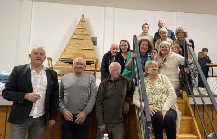 Dans ce village de Gironde, les habitants embellissent leur salle des fêtes