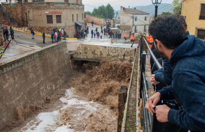 La tempête qui maintient une grande partie de la péninsule en alerte en raison de fortes pluies, en images