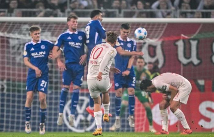 Schalke a échoué en Coupe contre Augsbourg, Leverkusen en confiance en huitièmes de finale