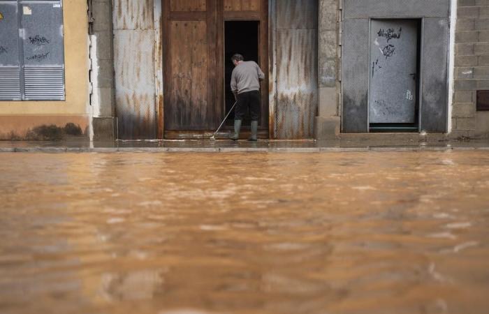 La tempête qui maintient une grande partie de la péninsule en alerte en raison de fortes pluies, en images