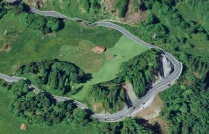 Un transport de bétail se renverse au col du Brünig