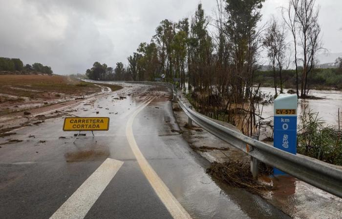 La tempête qui maintient une grande partie de la péninsule en alerte en raison de fortes pluies, en images