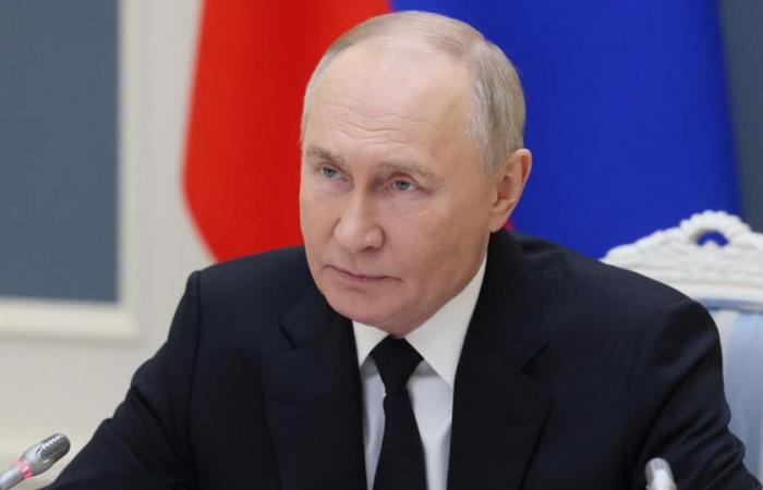 Vladimir Poutine supervise de nouveaux exercices militaires en Russie