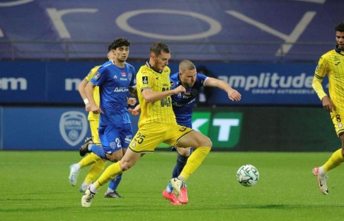 Le Pau FC corrigé à Troyes, enchaîne un troisième match sans victoire