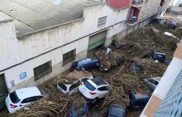 Images terrifiantes d’inondations près de Valence, trois jours de deuil national en Espagne