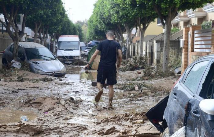 EN IMAGES – Au lendemain d’inondations meurtrières, le sud de l’Espagne dévasté