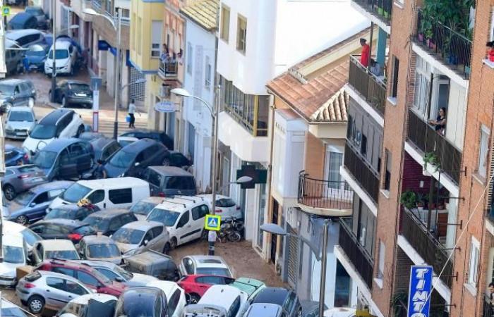 Images terrifiantes d’inondations près de Valence, trois jours de deuil national en Espagne