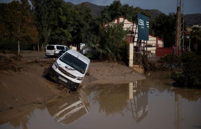 EN IMAGES – Au lendemain d’inondations meurtrières, le sud de l’Espagne dévasté