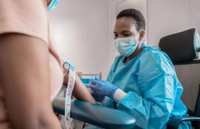 L’OIM étend son appel contre la variole du singe (mpox) aux migrants et aux personnes déplacées à travers l’Afrique