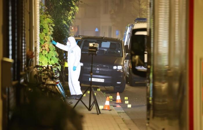 Une explosion endommage la porte d’entrée à Borgerhout : la police ouvre une enquête (Borgerhout)