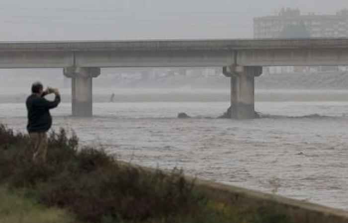 après les inondations près de Valence, les habitants de Riba Roja sont coupés du monde