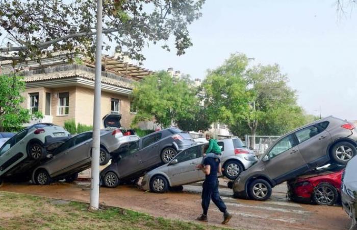 Images terrifiantes d’inondations près de Valence, trois jours de deuil national en Espagne