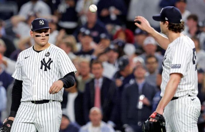 Les Yankees déplorent l’effondrement de la cinquième manche lors de la finale des World Series