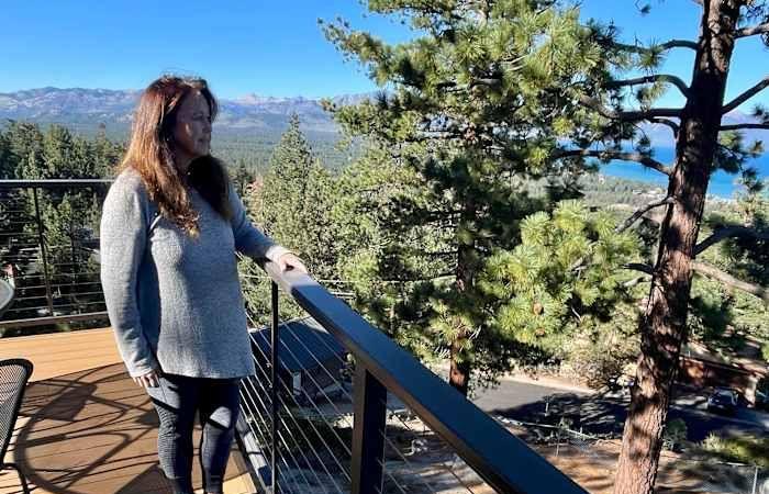 Les électeurs californiens envisagent une taxe controversée sur les maisons de vacances dans la région emblématique de Lake Tahoe