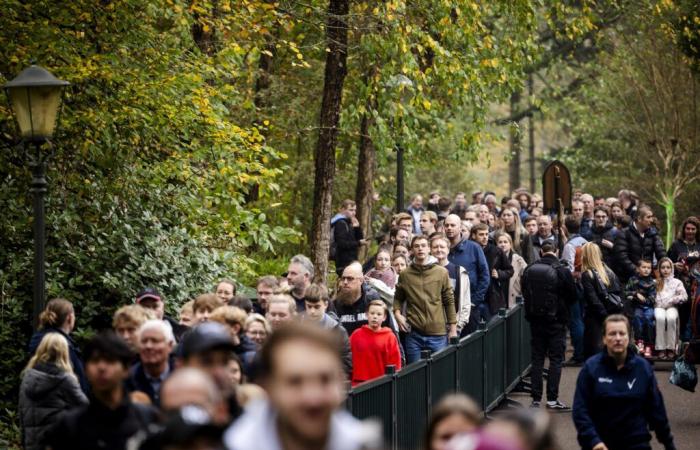 File d’attente d’un kilomètre pour la nouvelle attraction d’Efteling Danse Macabre